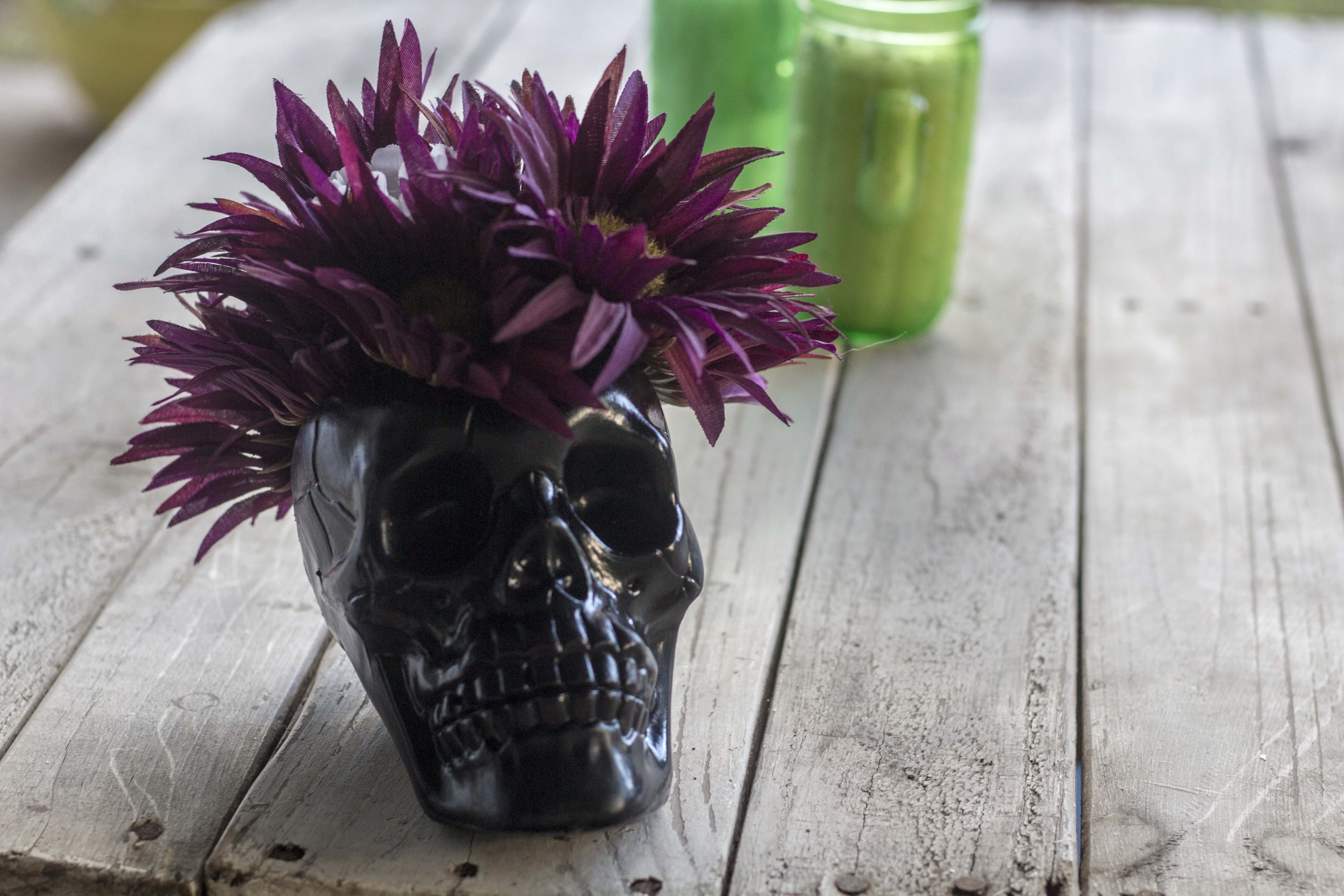 How to transform a dollar store skull into a Halloween vase